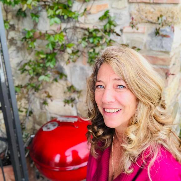 Meet your Posher, Laura - Picture 1 of 1